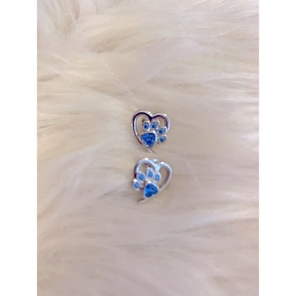 Dog paw heart shaped silver plated blue earrings in sealed gift box - Picture 3 of 4